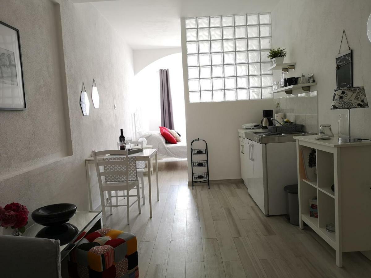 Apartments And Rooms Villa Dona Makarska Exterior photo